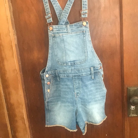 Old Navy Pants - Old Navy OVERALL SHORTS *cute*